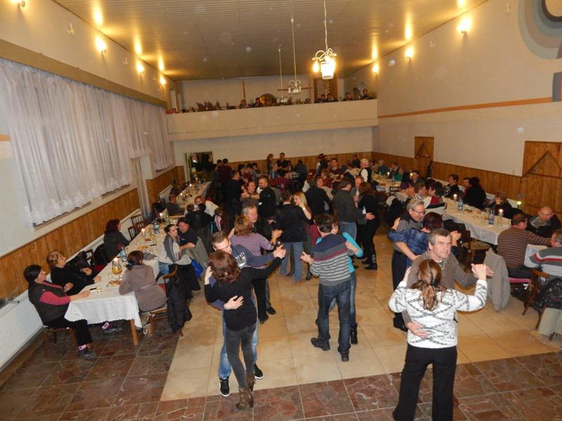 Fotogaléria Pochovávanie basy (63) Pochovávanie basy